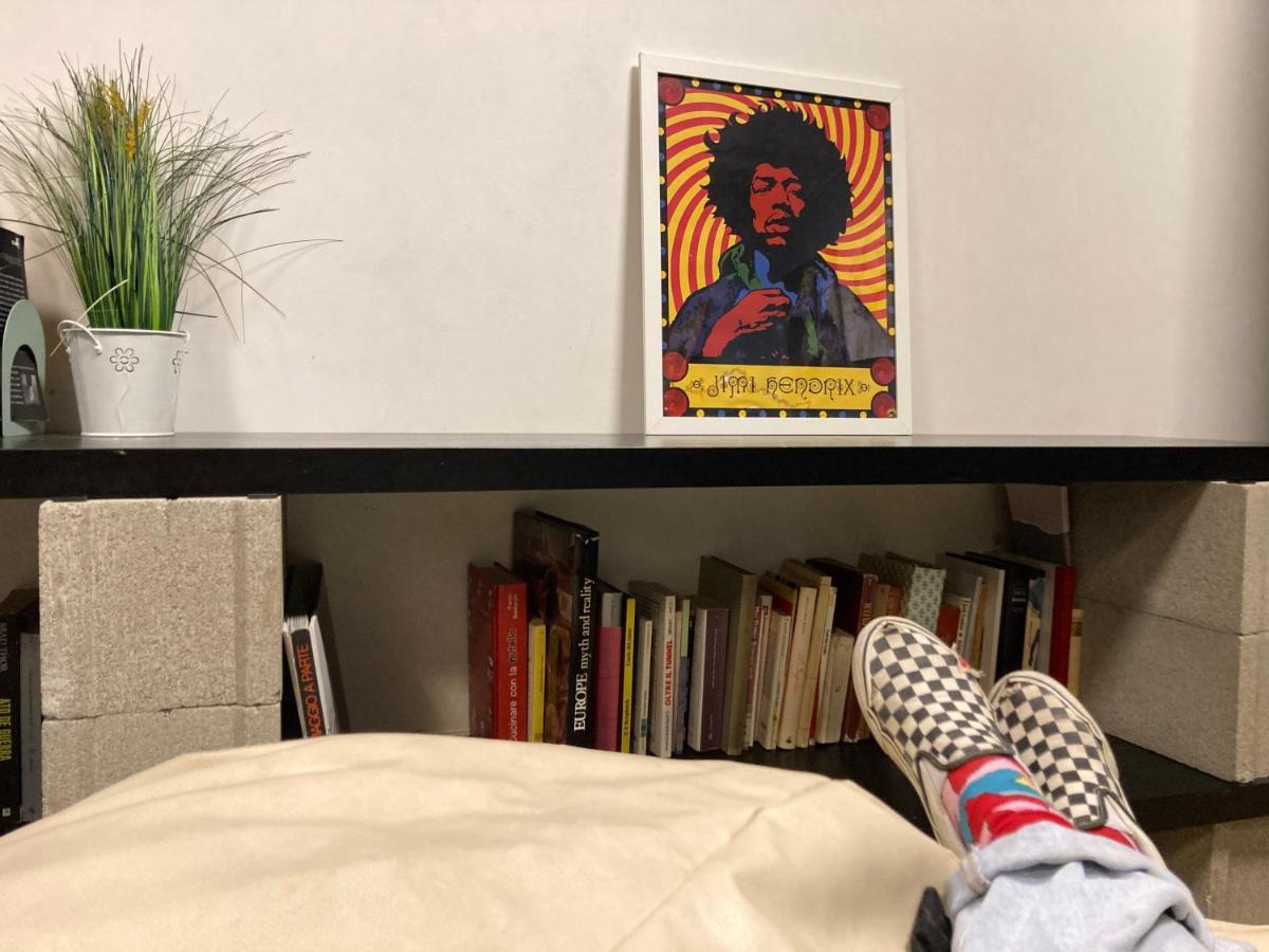 Koala Hostel Milan Bagian luar foto