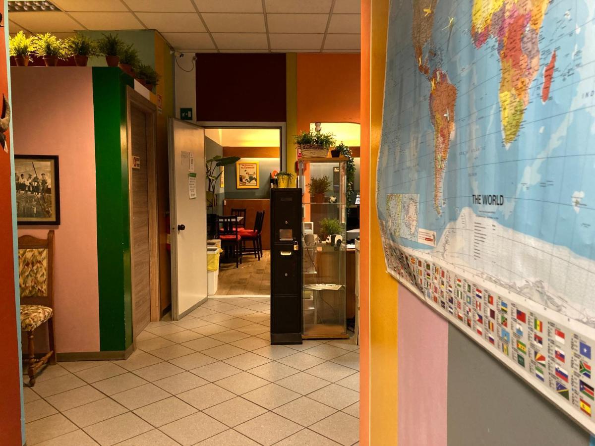 Koala Hostel Milan Bagian luar foto